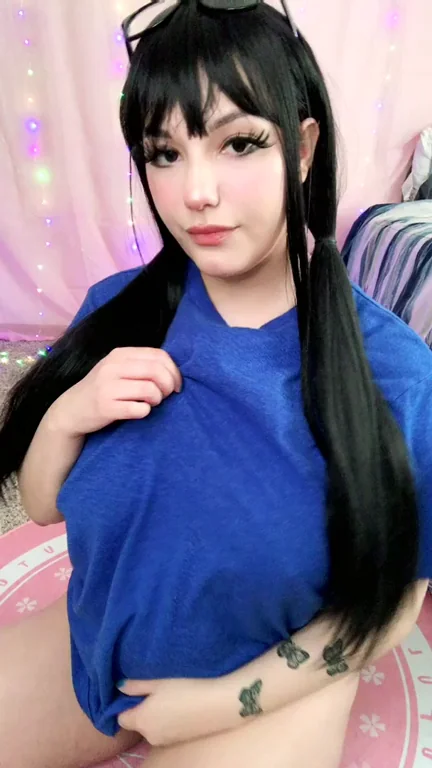 Cosplay Babe's Massive Titty Drop Tease