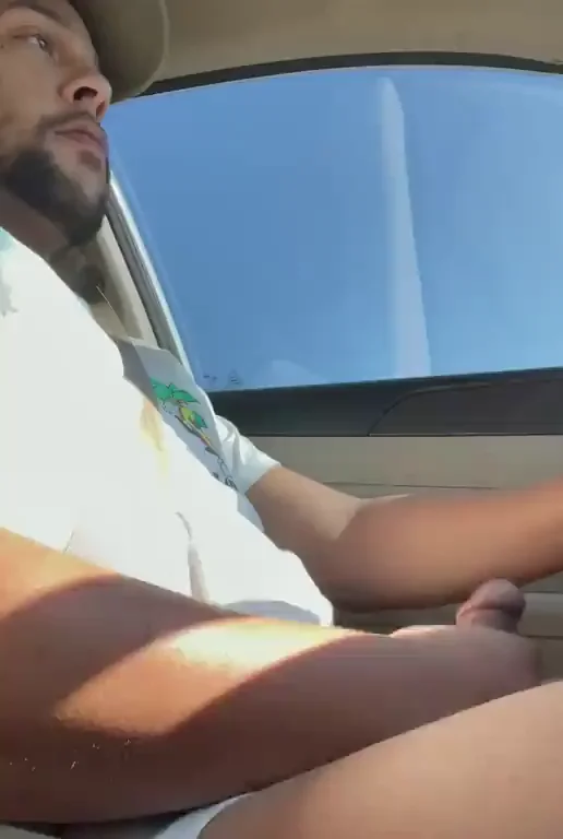 🚗 Caught Dude Jerking Fat Cock in Car While Driving 😈💦