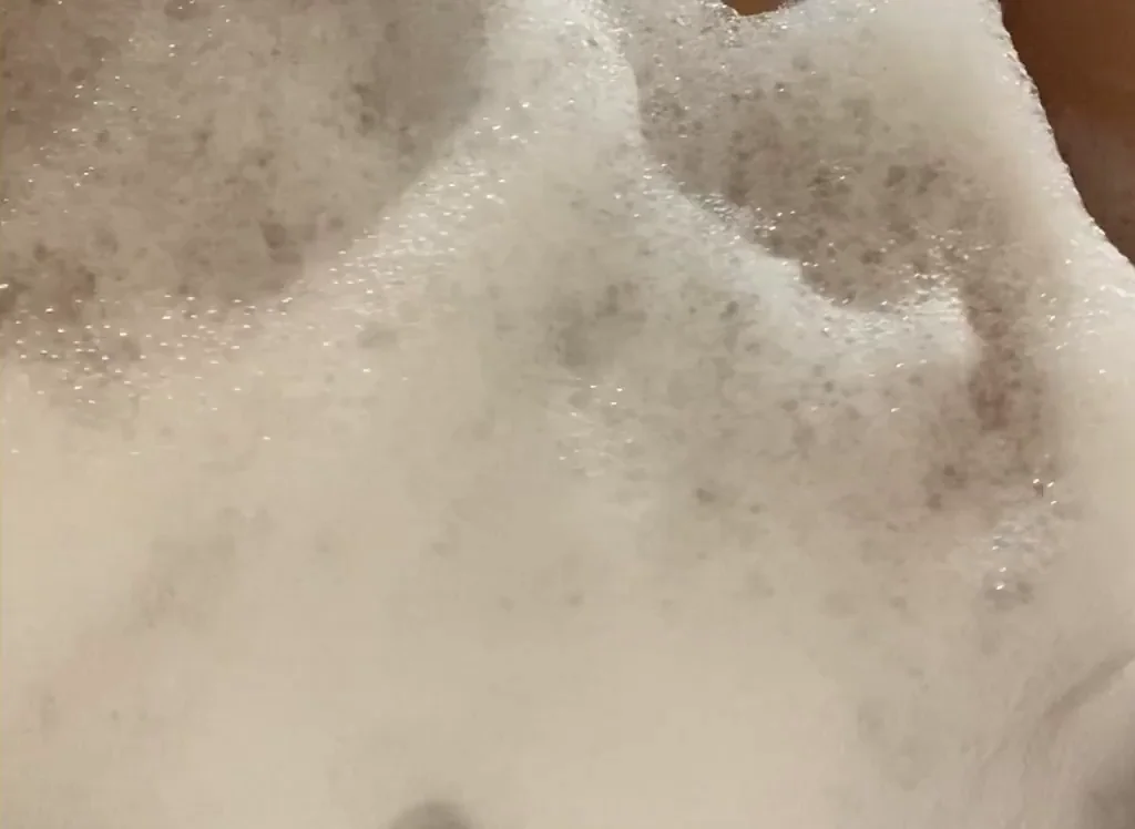 Bubbly reveal