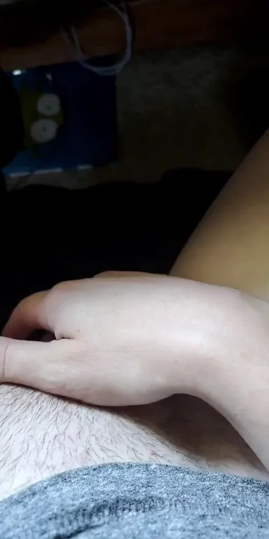 Her little hands show just how big these bitchin beef flaps are! Reddits Large Labia Queen ?. Original Content