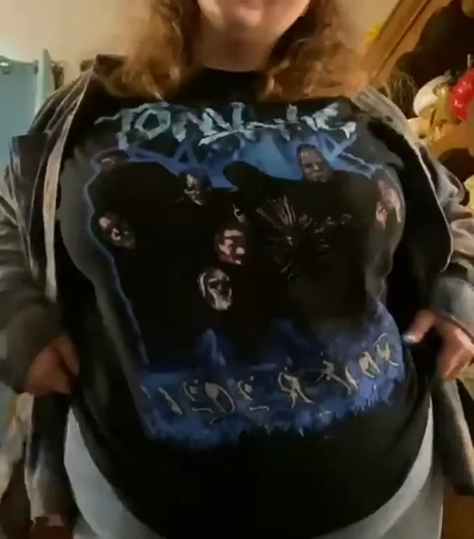 BBW Rock Chick's Massive Tit Tease: Country Curves & Motley Crüe Milk Jugs