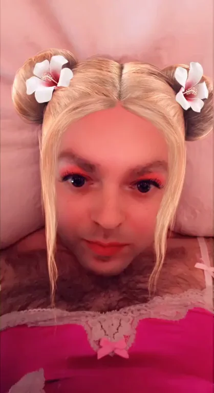 Married sissy swallowing own cum ;-) any women want to watch live?