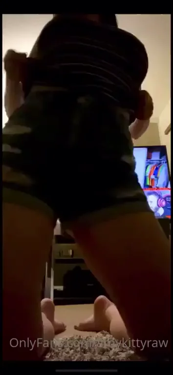 Little Striptease??Amykitty