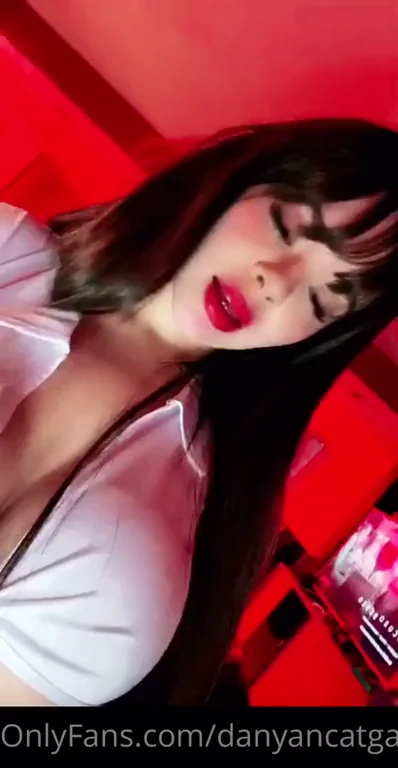 Danyancat – OnlyFans (P4CK IN C0MM3NTS)