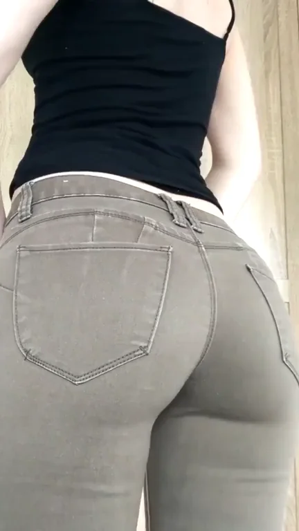 My ass is pure jiggle material ?