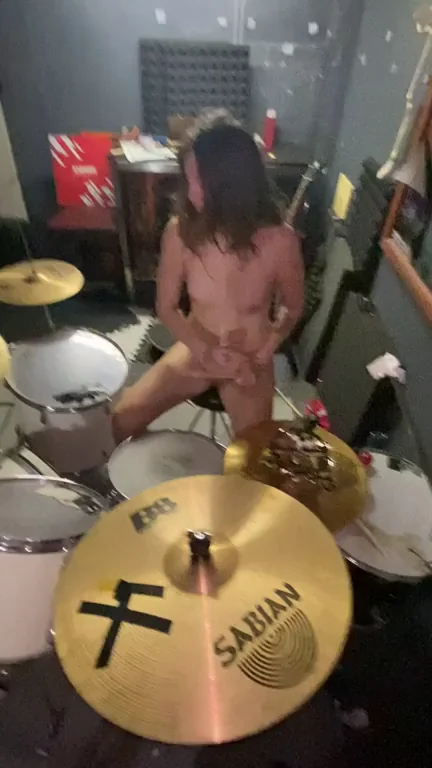 Guaranteed the funnest time on the internet! Learn to play the drums with me! Kinky requests. Custom Videos. FRESH v. NSFW content everyday! [F28] -xo- Nat