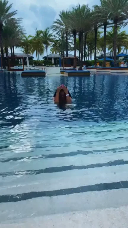 Thick Ebony Babe's Juicy Pool Tease 🔥🍑💦