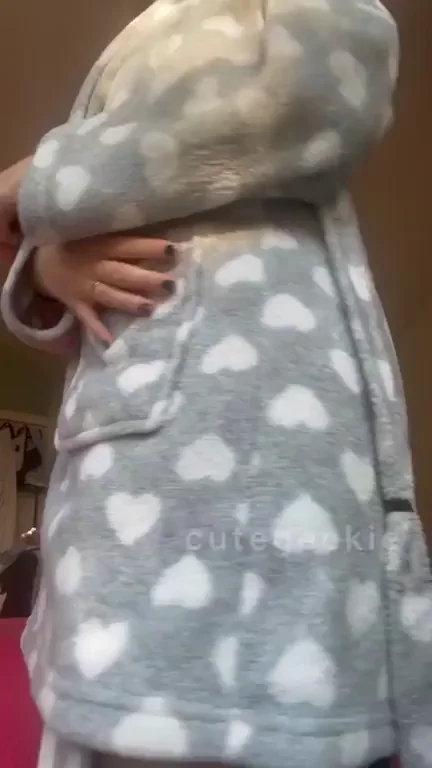 Woke Up Craving to Flash My Juicy Booty 😈🍑