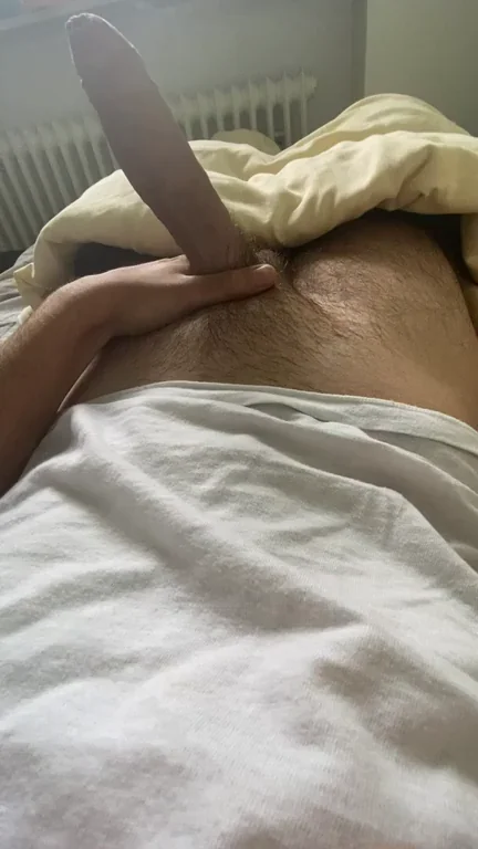 (21, bi) Ever dreamed of being this hung? DMs open