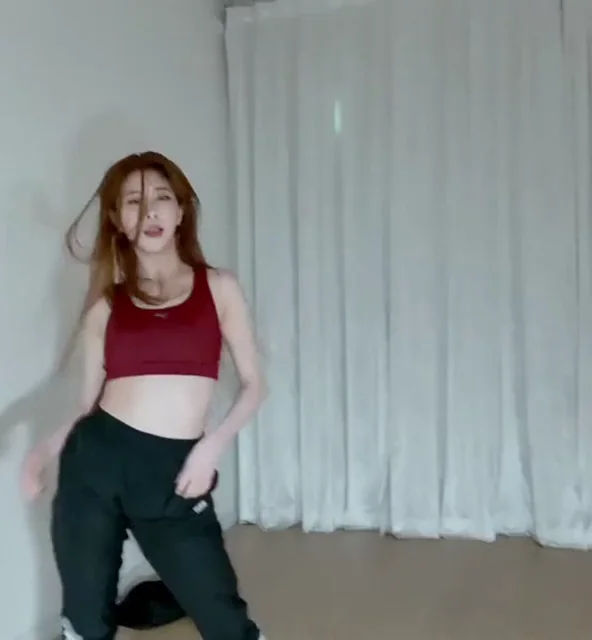 🔥 GWSN Minju's Slutty Red Crop Tease & Bendover 😈💦