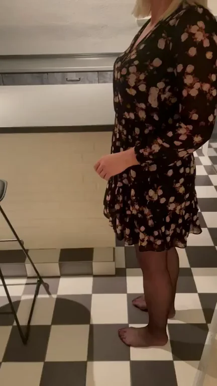 Peach Survey: What's the Juicy Outcum? 🍑💦