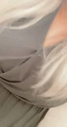 Mature Milf's Naughty Work Tease 💋👅