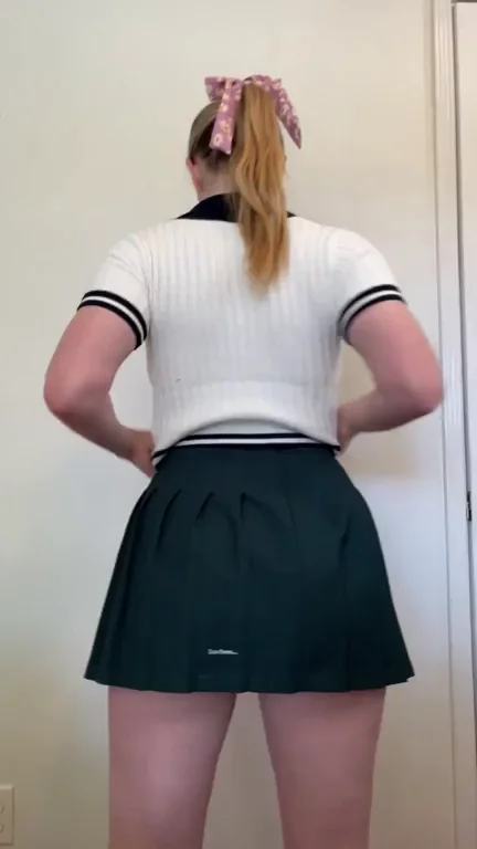 Slutty Cheerleader Tease: Ass Out & Tits Flashing! (f20) 🔥🍑