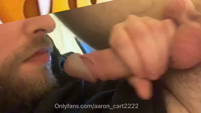Handsome selfsucker here, 50% off now, no ppv, loads of new content regularly aaron_cart2222
