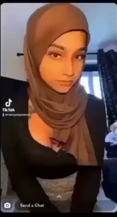 Does anyone know who this is? Sorry for the bad quality, but if it wasn’t bad quality I probs wouldn’t be here.