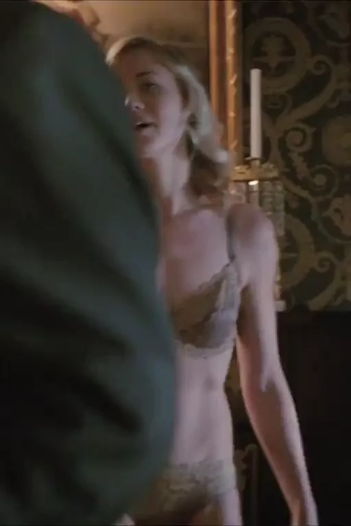 Yvonne Strahovski's Sultry MILF Lingerie Tease 🔥🍑
