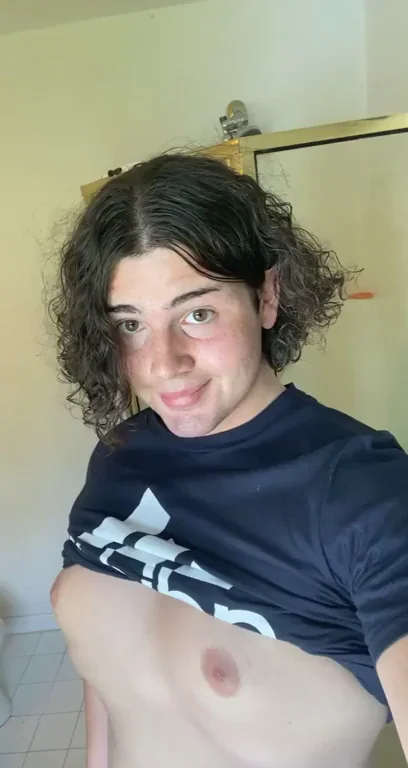 Exhibitionist Trans Cutie Teases with Titties & Cock 😈📸