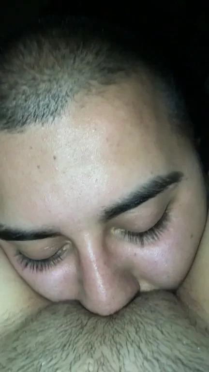 Devouring Her Dripping Hairy Pussy: Gamer Girl Facesits Her Man's Hungry Tongue