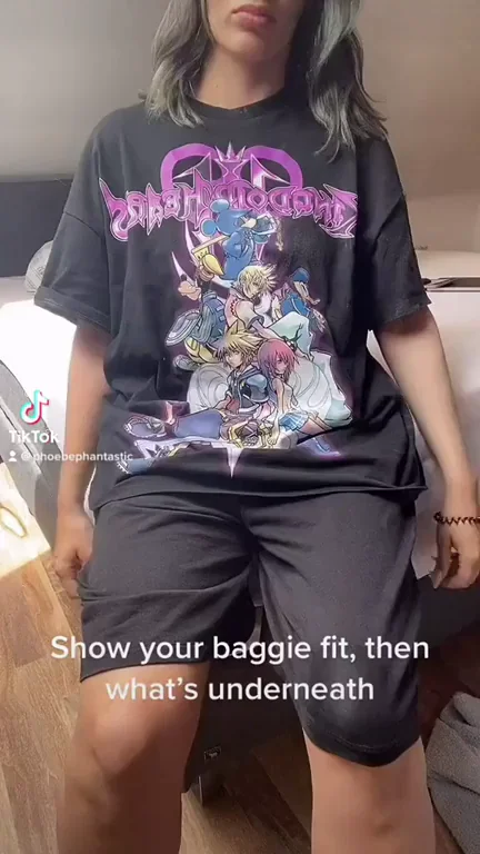 Kingdom Hearts Nerd Babe Shows Off Her Baggie Fit Tease