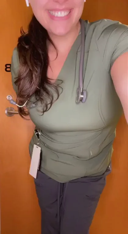 [F] Horny at work yet again!