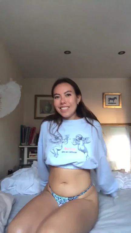 Do you like girls under 5ft?