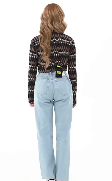 WJSN Dayoung's Teasing Ass Sway in Tight Jeans