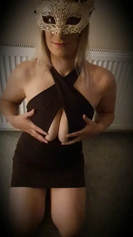 Wanna touch? ??? maskedwife93