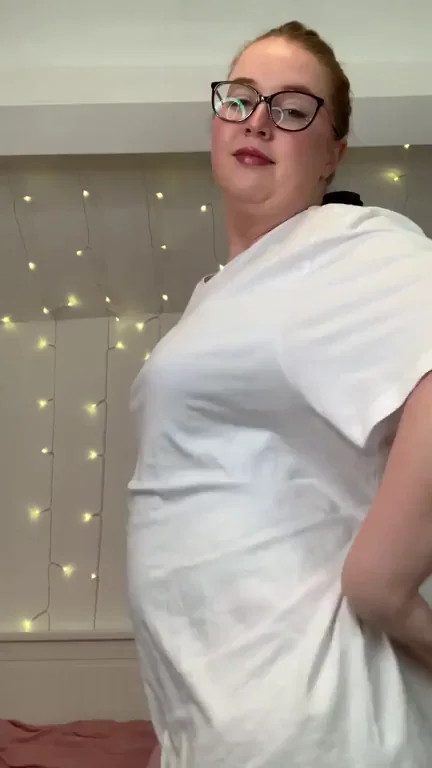 Would you fuck me in my boyfriends shirt? ?
