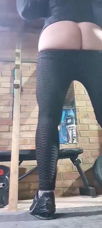 Ultimate Ass Workout: Pulling Down Leggings for That Thick Booty Tease