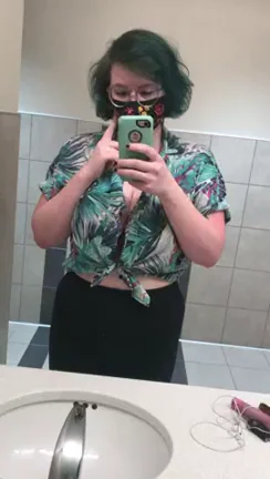 did a risky (OC) flash in the public library bathroom today ??
