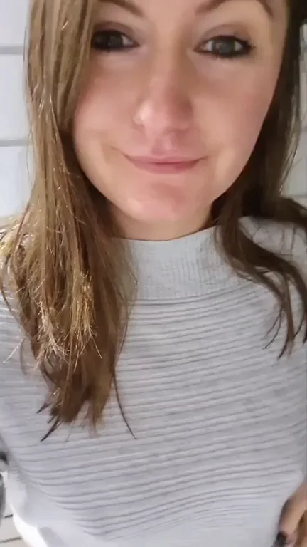 TGIF MILF Tease: Flashing Juicy Tits & Hard Nipples for Weekend Vibes
