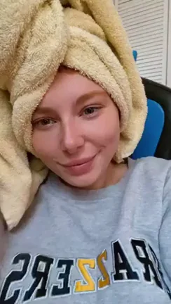 Lacy Lennon Teases Her Juicy Pink Pussy After Shower 💦😈