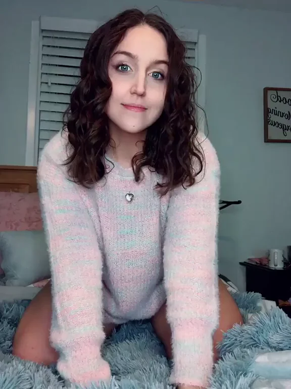 Do you like being teased by a curly hair’d me?