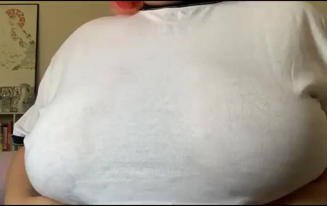 Tiddy Drop Tease: Senpai's Jaw-Dropping Jugs Bounce Free!