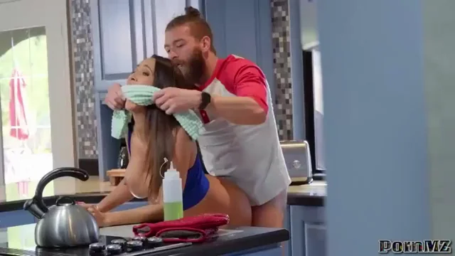 Isis Love Cheating MILF Gets Kitchen Fucked 🍑🔥