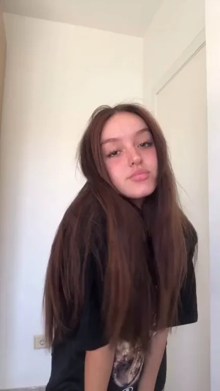 Fuck me, she can move!