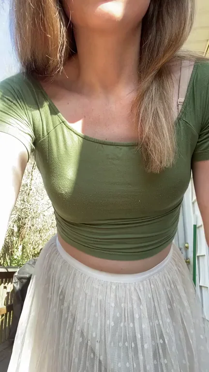 Just a quick outdoor tiny titty drop, I wonder if the neighbor saw!