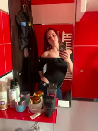 Hey! I'm Melysa, Ready to Strip & Tease? 🔥😈