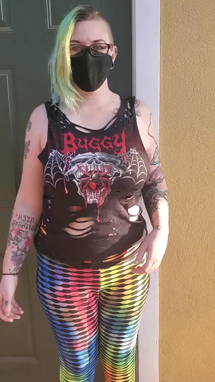Tattooed Big Tit Babe Bouncing Her Jugs to Brighten Your Goon Day! 💦🍈🍈