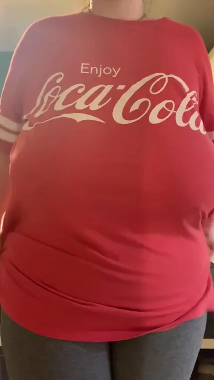 Nice camel toe too! Bonus!