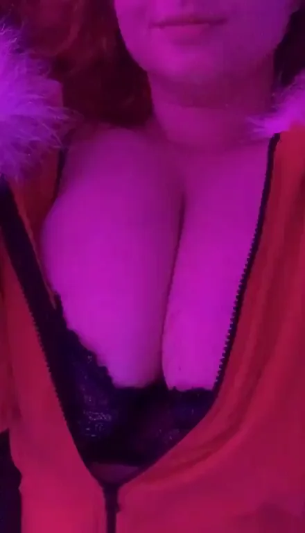 Santa brought you a red head with 38DDD’s this year ????