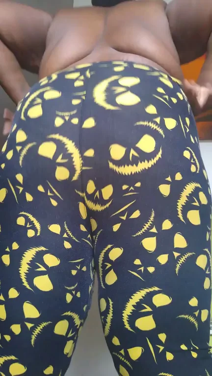 Let me get these leggings off so you can get a better view..