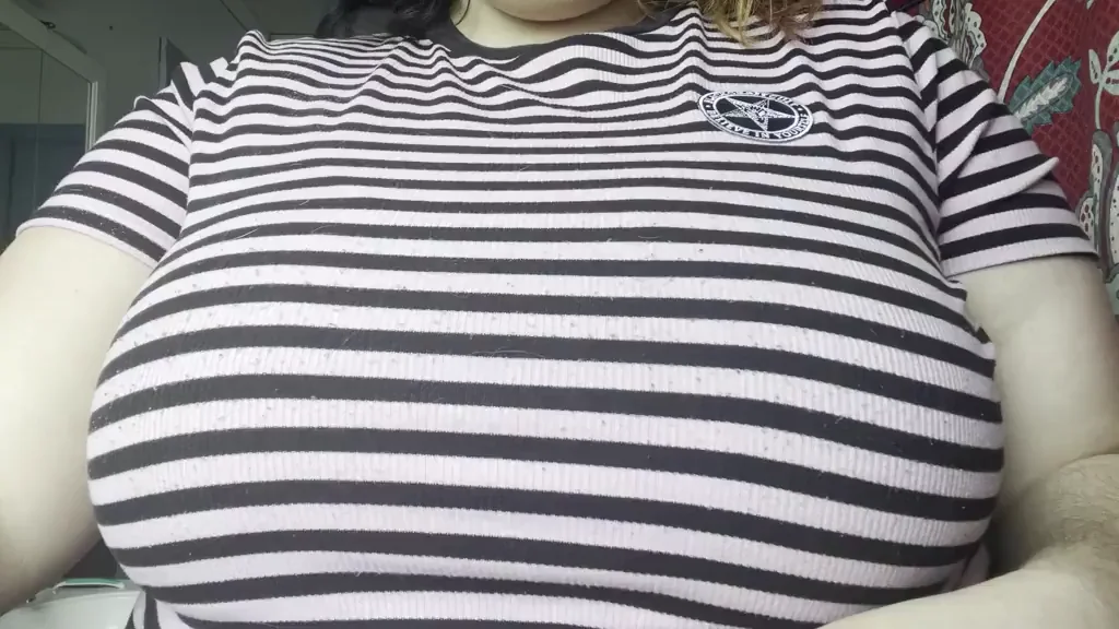 Make My Massive Tits Bounce? 🔥🍈🍈 (OC Titty Drop)