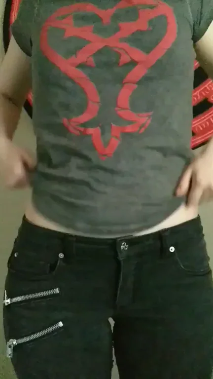Lift the shirt to reveal the prize