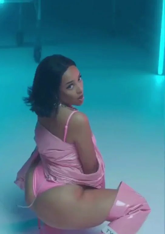 Doja Cat and that fat ass