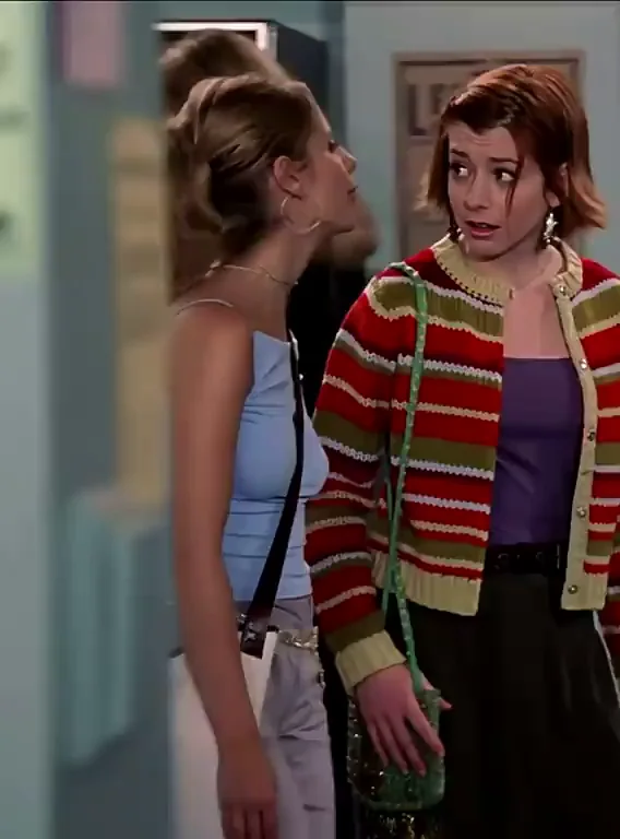 Sarah Michelle Gellar's Braless Pokey Nip Slip Tease in Buffy 💦👅