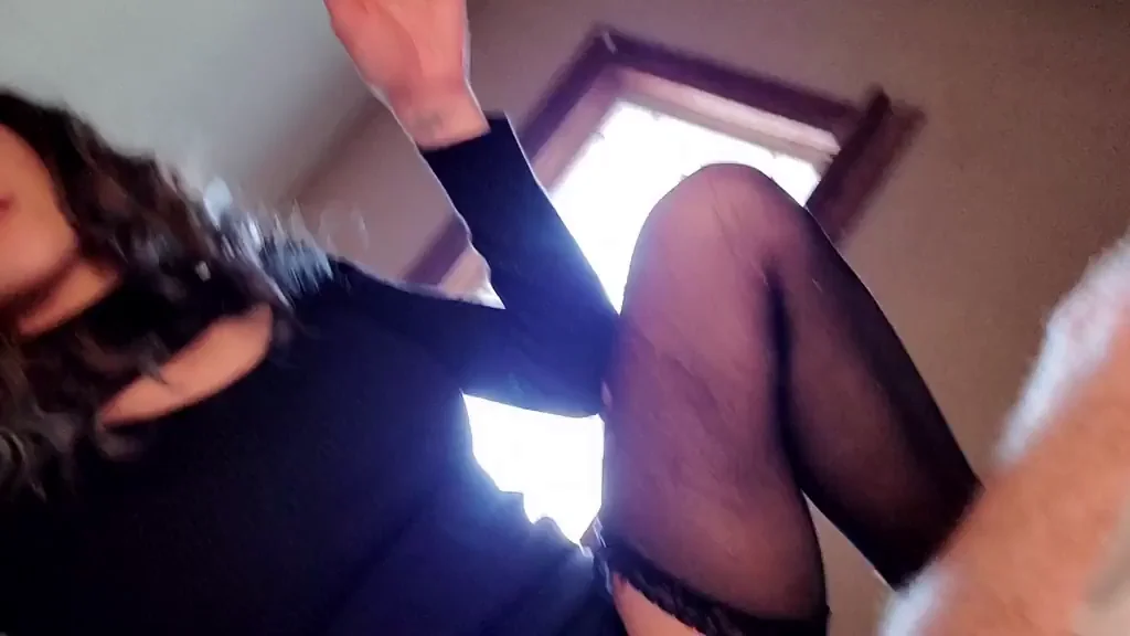 POV Slut's Legs-Up Deep Creampie Pound-Fest