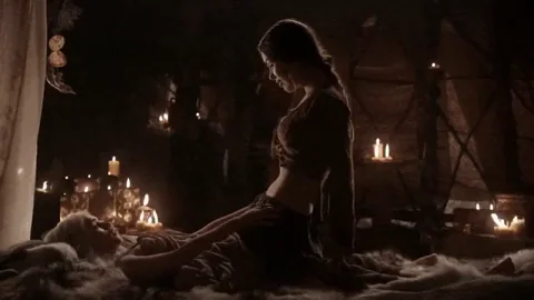 🔥 Roxanne McKee Rides Emilia Clarke's Wet Pussy – Uncensored GOT Lesbian Heat 💦👩‍❤️‍💋‍👩