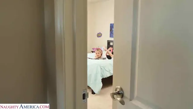 Flexible blonde teen