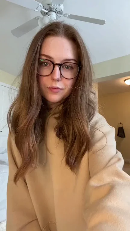 Just showing you my 18yo body